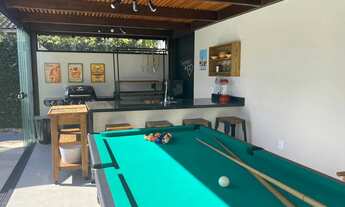 Imagem 3: Aluguel de temporada Jurere Internacional casa com piscina e mesa de sinuca