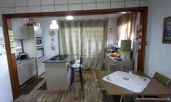 Imagem 2: Casa em Hípica Casa com 4 dormitórios