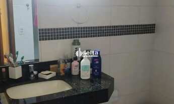 Imagem 9: Casa residencial com 5 quartos sendo 1 suíte disponível para venda no bairro Segismundo Pe