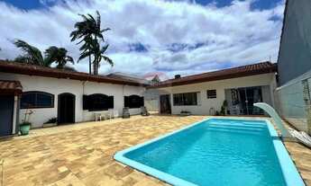 Imagem: Casa Luxuosa com Piscina em Peruíbe, São