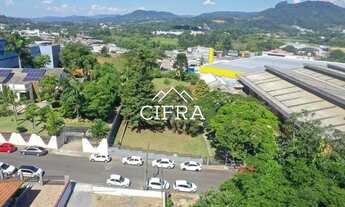 Imagem 2: Casa de Alvenaria - Venda - 03 dormitórios - 240m2 - Investimento - Oportunidade - Rua Ado