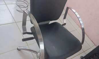 Imagem 2: Cadeira de cabeleireiro