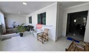 Imagem: Três casas em Santa Brárbara, Cariacica