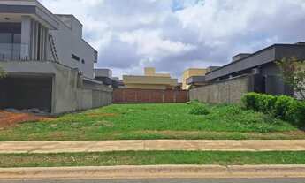 Imagem: Lote 300,00m² (Laterais e fundo murado)