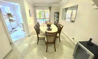 Imagem 6: Lindo sobrado no bairro Água Verde com 4 quartos e 4 vagas de garagem