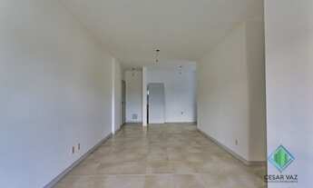 Imagem 3: Apartamento para venda tem 85 metros quadrados com 3 quartos em Capoeiras - Florianópolis