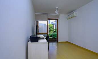 Imagem 2: Apartamento venda possui 46 m com 1 quarto sacada vista muito sol Porto Alegre Centro His