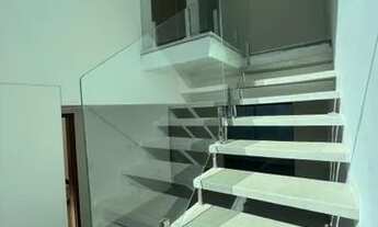 Imagem 7: Cód.: 929 - Casa com 2 Suítes, Varanda e 2 Vagas de Garagem, à venda em Condomínio Fechado