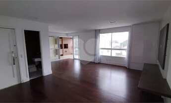 Imagem 2: Apto impecável , rico em armários ,varanda gourmet , ar condicionado . Ao lado do Shopping