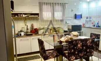 Imagem 7: Excelente casa com 04 quartos na Glória