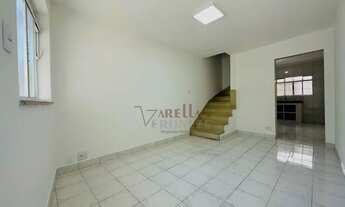 Imagem: Sobrado de rua com 2 dorm em ótima localização