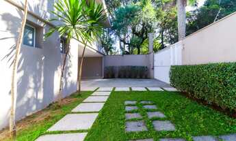 Imagem 3: Magnifica casa, totalmente reformada com segurança em frente