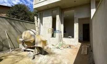 Imagem 4: Casa Linear em Lote de 150m² - 3 Quartos sendo 1 Suíte - Sala com Pé Direito Duplo - 1 Vag