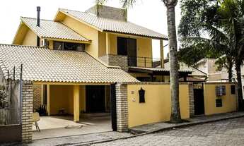 Imagem: Casa com 6 dormitórios à venda, 220 m²