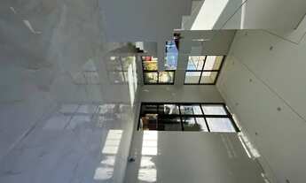 Imagem 3: Casa para venda com 319 metros quadrados com 4 suítes na Cidade Alpha - Ceará