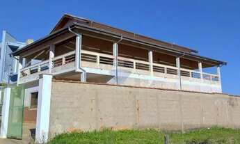 Imagem 3: Casa à venda, com 4 quartos, sendo 2 suítes, ampla varanda, ampla área aberta e edícula