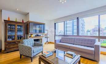 Imagem 3: Apartamento de 3 dormitórios com suíte e duas vagas no Petrópolis