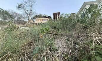 Imagem 4: Excelente terreno em aclive na entrada da praia de Piratininga, Niterói