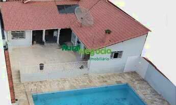 Imagem: EXCELENTE CASA AMPLA COM PISCINA NO CENTRO