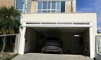 Imagem: Casa com 4 dormitórios, sendo 3 suítes