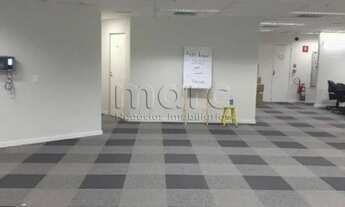 Imagem 3: Conjunto comercial em Pinheiros com 775m², 2 salões amplos com salas menores, ar condicion