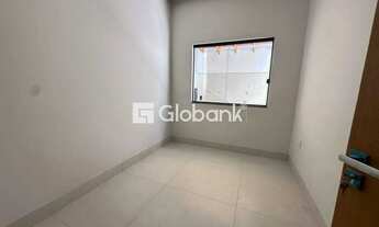 Imagem 7: Casa 3 Dormitórios com Suíte, Quintal e Área de Serviço em Canelas, Montes Claros