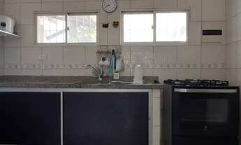 Imagem 7: Casa para venda tem 330 metros quadrados com 5 quartos