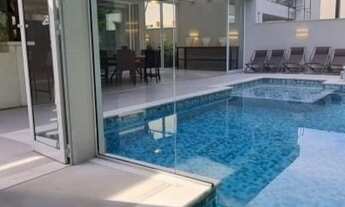 Imagem 2: Casa de condomínio para venda tem 450 metros quadrados com 6 quartos