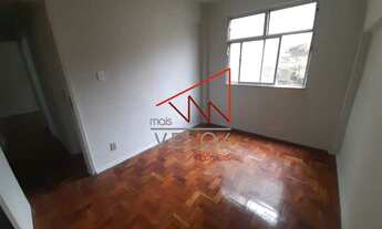 Imagem 2: Apartamento para venda possui 51 metros quadrados com 2 quartos em Laranjeiras - Rio de Ja