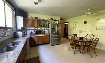 Imagem 6: Casa de condomínio para venda tem 850 metros quadrados com 4 quartos