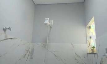 Imagem 6: Casa de condomínio térrea para venda possui 245 metros quadrados com 3 quartos