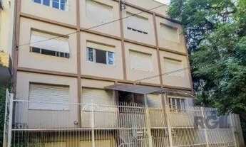 Imagem 2: Apartamento no bairro São João de 2 domritórios e 2 pátios