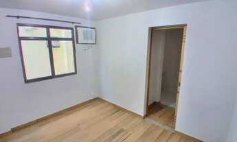 Imagem 6: Gilka Machado (Ed. Recreio Sol & Mar) Quarto e Sala 40m2 Recém Reformado