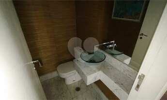 Imagem 6: Apto impecável , rico em armários ,varanda gourmet , ar condicionado . Ao lado do Shopping