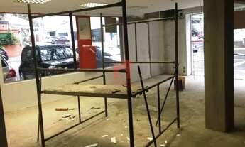 Imagem 3: Moema oja de esquina com 3 vagas frontais, piso frio com iluminação porta de aço e de vidr