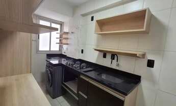 Imagem 3: Apartamento 60m² com 2 quartos, suíte, varanda, armários completos e vaga de garagem