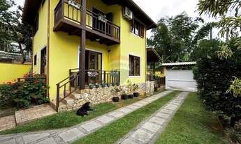 Imagem 4: A Casa amarela da Cachoeira