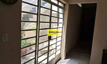 Imagem 6: Casa Assobradada 171m² no 1° Andar com Edícula, 2 Banheiros e Vaga Recuada na Av. Lucas No