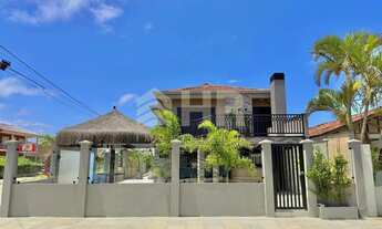 Imagem: Sobrado com 05 suítes e 3 vagas de garagem