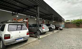 Imagem 3: Pavilhão medindo 180,00m² e Kitinet , construídos em terreno medindo 509,74m²