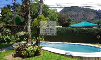 Imagem 2: Casa linear com 3 quartos, suíte quintal, piscina, sauna, próximo clube Comary - Carlos Gu