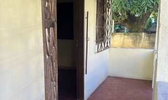 Imagem 2: Casa com dois quartos, quintal e entrada para carro em Carapina Grande, Serra