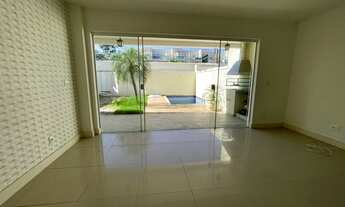 Imagem 2: Casa de condomínio para venda com 194 metros quadrados com 4 quartos