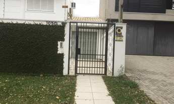 Imagem 3: Casa com quatro quartos e escritório acesso independente, ideal para home office