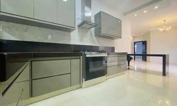 Imagem 4: Casa para venda possui 250 m2 com piscina em Jardim Presidente - Rio Verde - Goiás