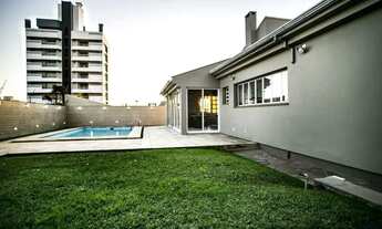 Imagem 3: Casa de alto padrão com 4 dormitórios, 425 m² - Michel - Criciúma/SC