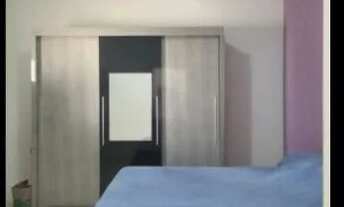 Imagem 5: Casa em rua pública