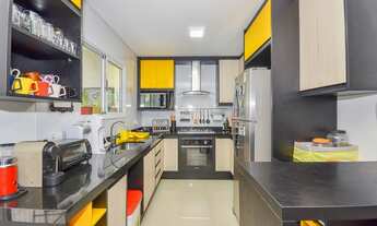 Imagem 2: Sobrado para venda possui 95 metros quadrados com 3 quartos em Abranches - Curitiba - PR