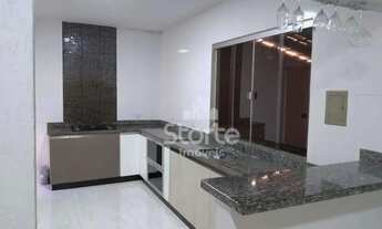 Imagem 4: Casa com planejados de 3/4 sendo 1 suíte à venda, 200 m² por R$ 700.000 - Maria Rezende