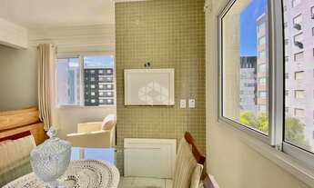 Imagem 2: Apartamento com 2 dormitórios/quartos mobiliado com box/vaga de garagem na Zona Nova de Ca